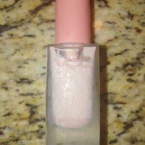 VDL Velvet Blur Primer Matte finish